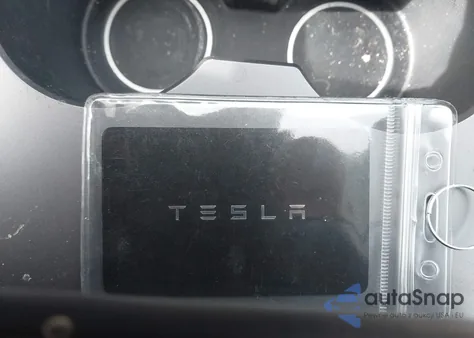 2022 Tesla Model 3 Performance Dual Motor All-Wheel Drive z USA, uszkodzony, nr VIN 5YJ3E1EC9NF102980